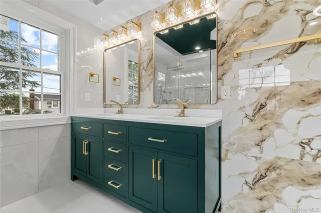 $1,550,000 | 71 Cedar Street, Hicksville, NY 11801