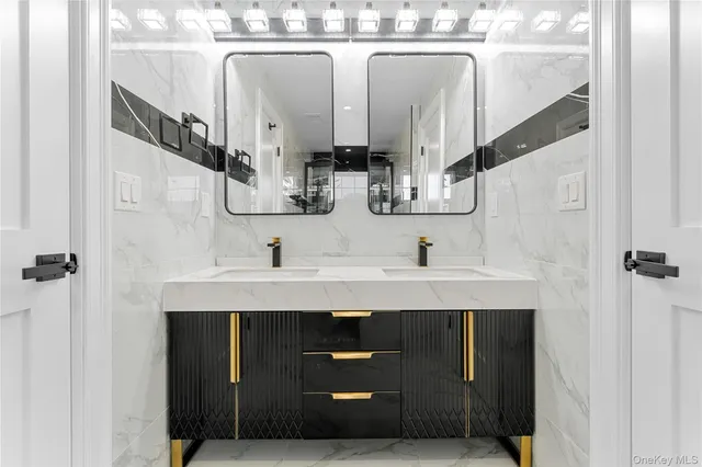 $1,550,000 | 71 Cedar Street, Hicksville, NY 11801