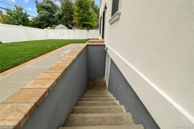 $1,550,000 | 71 Cedar Street, Hicksville, NY 11801