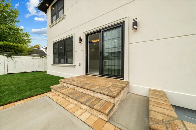 $1,550,000 | 71 Cedar Street, Hicksville, NY 11801