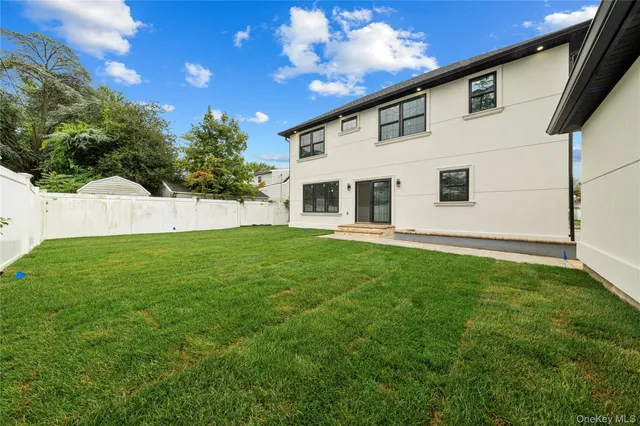 $1,550,000 | 71 Cedar Street, Hicksville, NY 11801