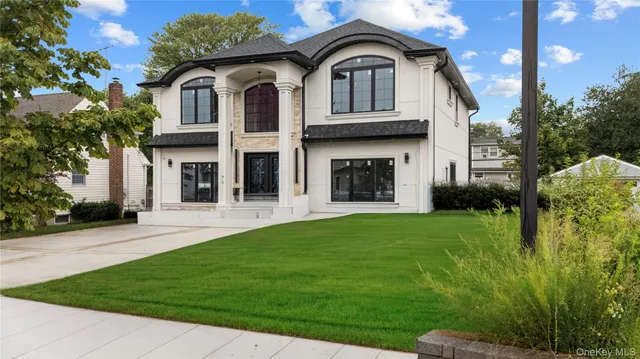 $1,550,000 | 71 Cedar Street, Hicksville, NY 11801