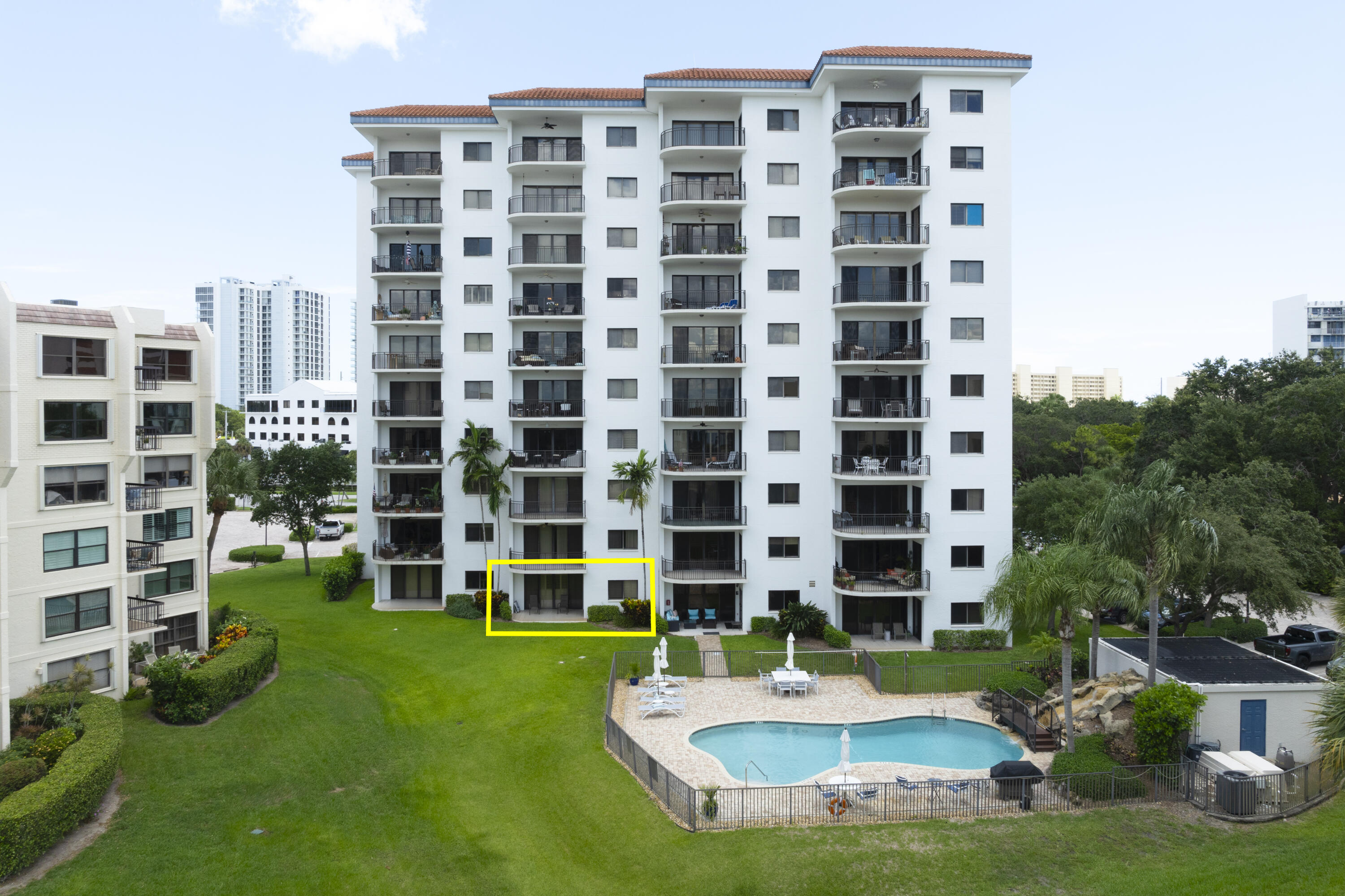 370 Golfview Road, Unit 103 North Palm Beach, FL 33408 - Photo 7 of 28 370GolfviewRearRevised