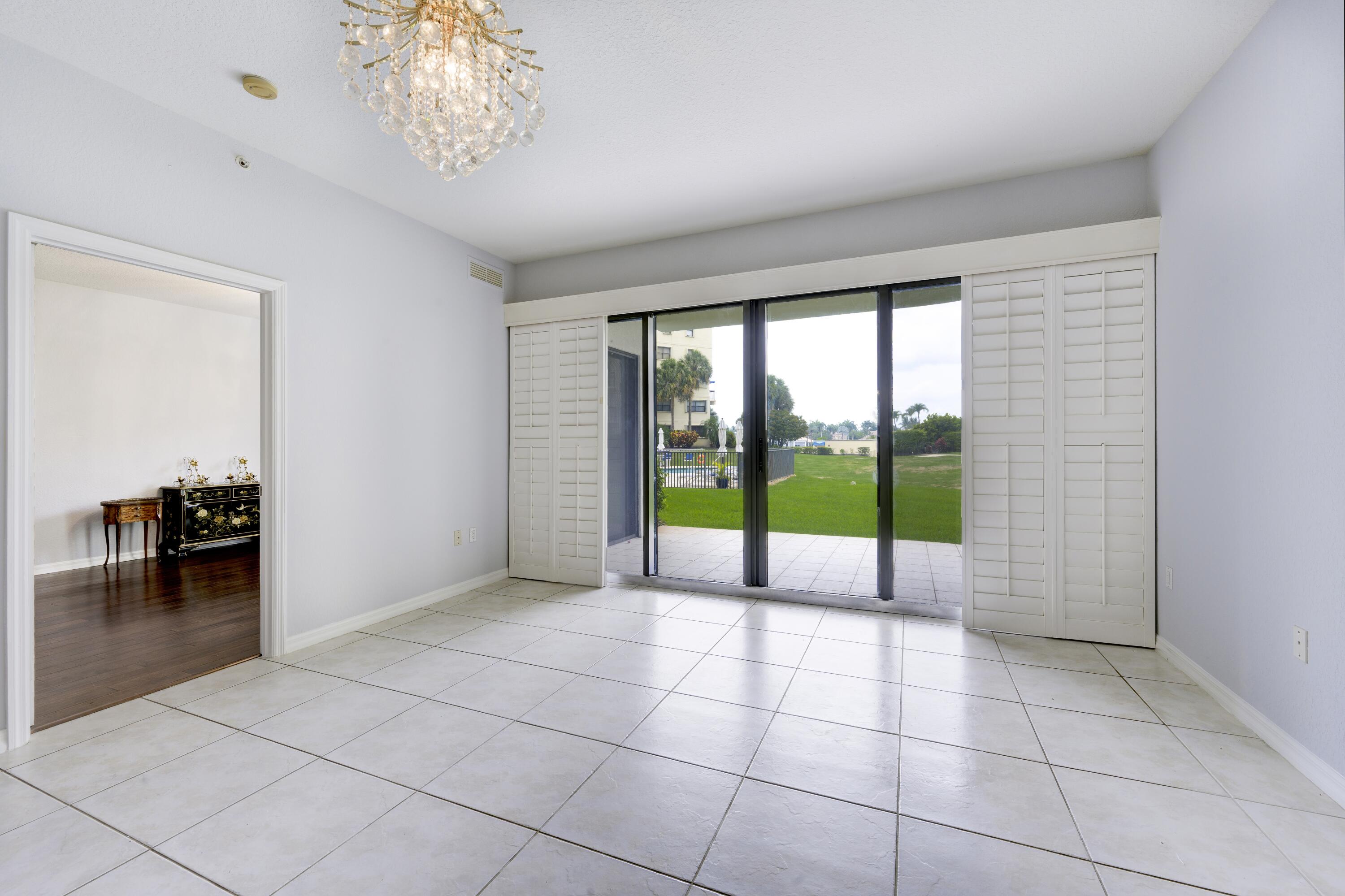 370 Golfview Road, Unit 103 North Palm Beach, FL 33408 - Photo 10 of 28 370 Golfview Rd Apt 103 North-print-022-