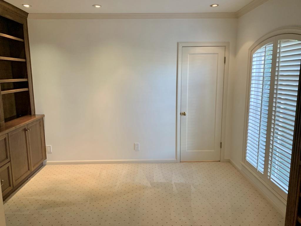 628 Alhambra Road San Mateo, CA 94402 - Photo 10 of 17 an empty room with windows and closet