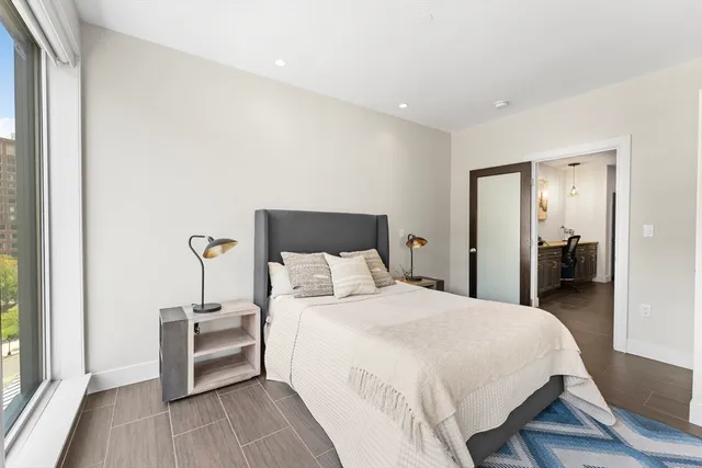 $1,645,000 | 101 Broad Street, Unit 8B, Boston, MA 02110