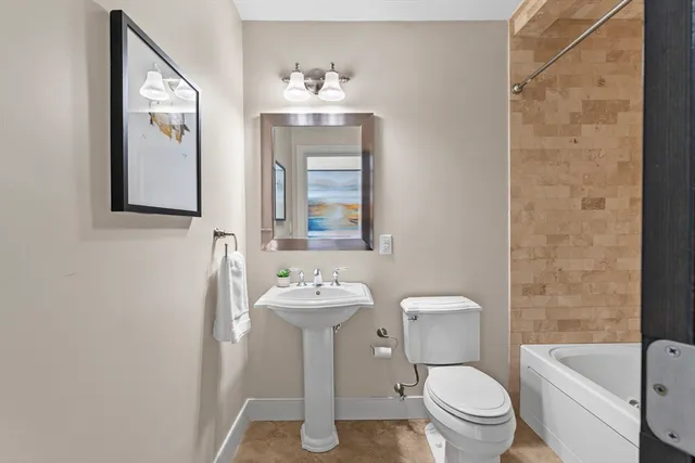 $1,645,000 | 101 Broad Street, Unit 8B, Boston, MA 02110