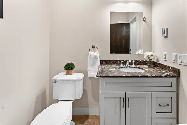 $1,645,000 | 101 Broad Street, Unit 8B, Boston, MA 02110