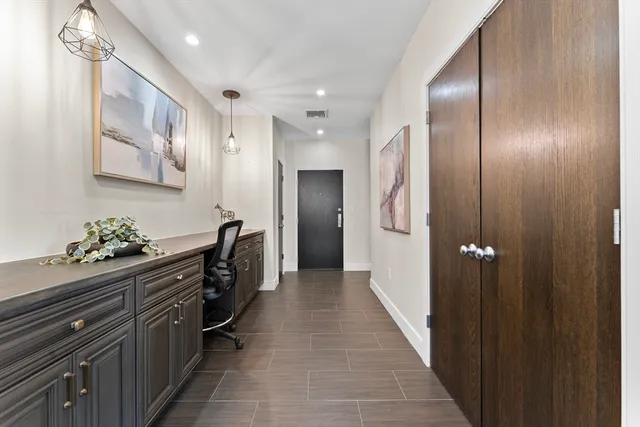 $1,645,000 | 101 Broad Street, Unit 8B, Boston, MA 02110