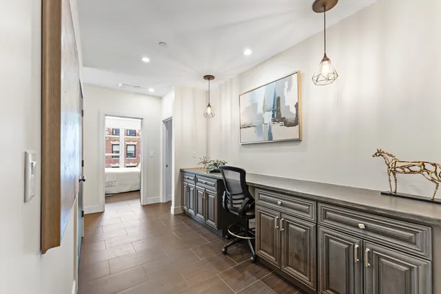 $1,645,000 | 101 Broad Street, Unit 8B, Boston, MA 02110