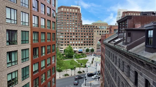 $1,645,000 | 101 Broad Street, Unit 8B, Boston, MA 02110