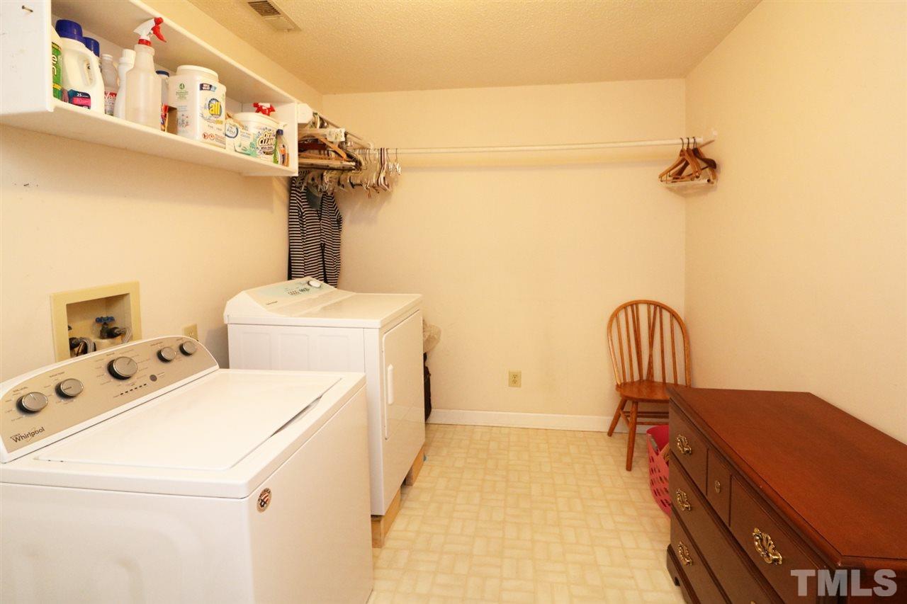 1500 Pecore Place Raleigh, NC 27615 - Photo 20 of 25 a utility room with dryer and washer