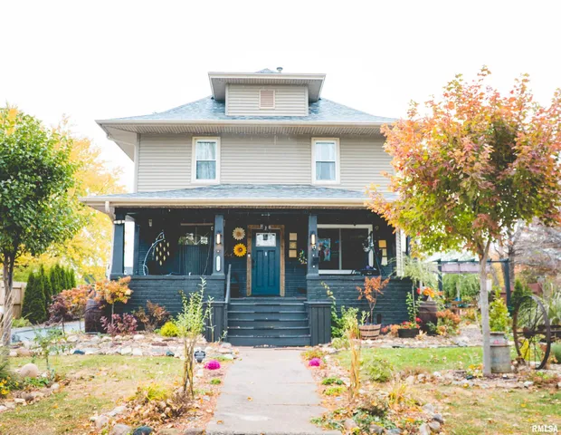 $200,000 | 353 East 4th Avenue, Woodhull, IL 61490