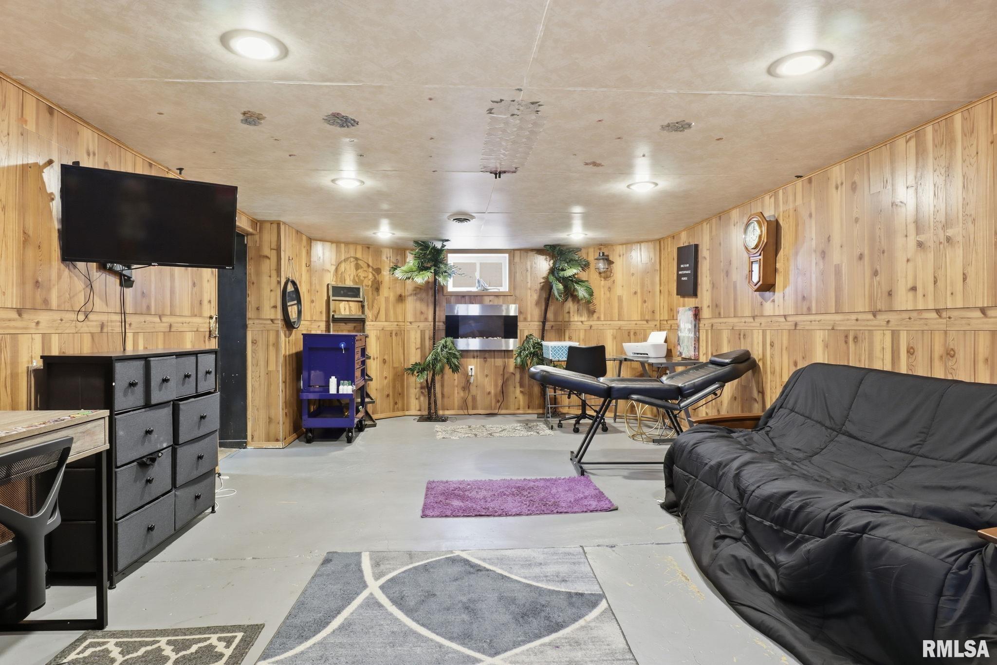 353 East 4th Avenue Woodhull, IL 61490 - Photo 11 of 33