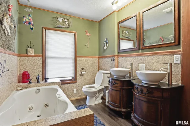 $200,000 | 353 East 4th Avenue, Woodhull, IL 61490