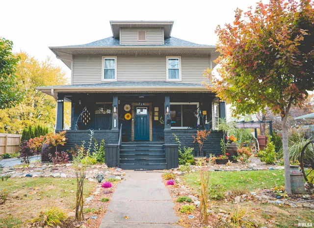 $200,000 | 353 East 4th Avenue, Woodhull, IL 61490