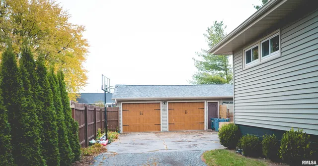 $200,000 | 353 East 4th Avenue, Woodhull, IL 61490