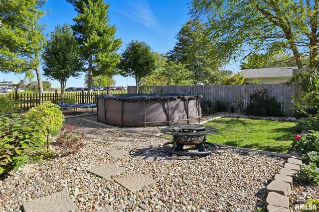 $200,000 | 353 East 4th Avenue, Woodhull, IL 61490