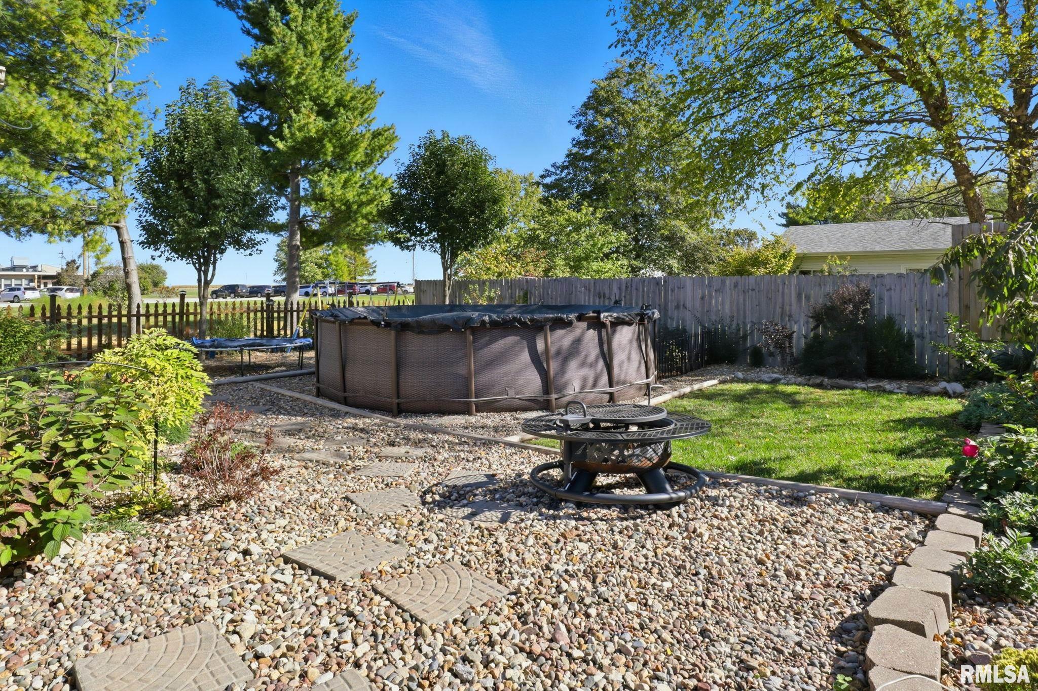 353 East 4th Avenue Woodhull, IL 61490 - Photo 8 of 33