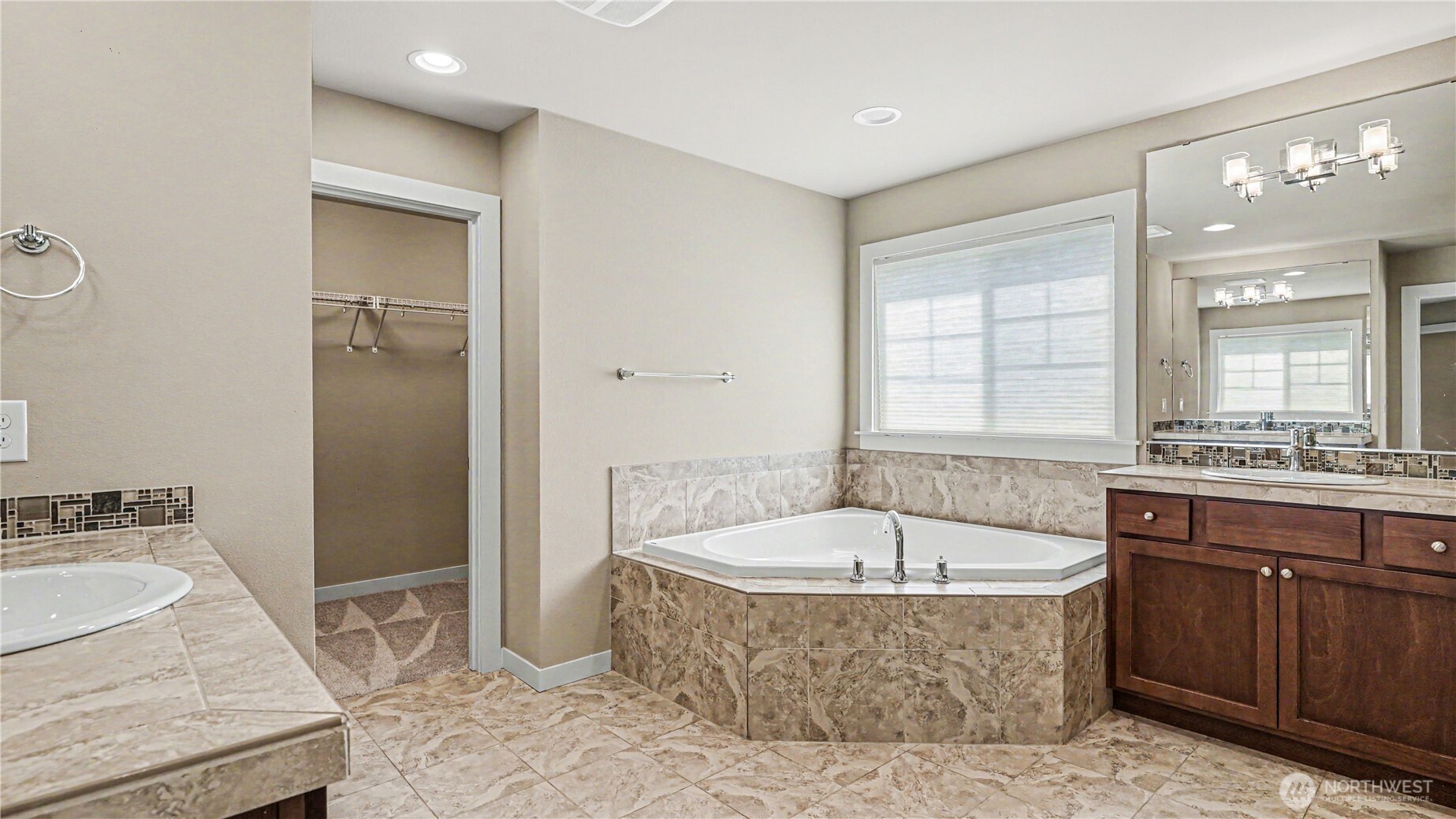 21923 37th Avenue Southeast Bothell, WA 98021 - Photo 13 of 18