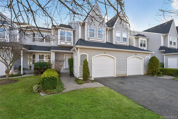 $859,000 | 13 Parkridge Court, Huntington, NY 11743