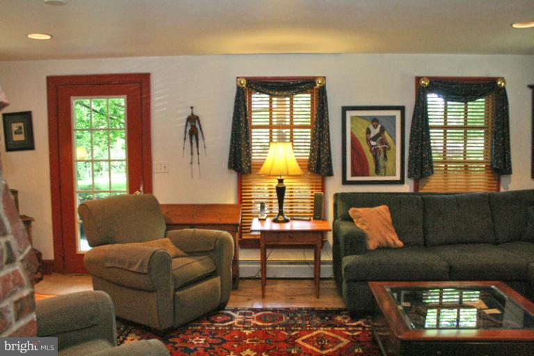 3406 Uniontown Road Westminster, MD 21158 - Photo 14 of 30 Family Room