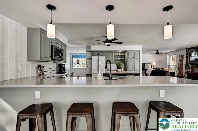 $585,000 | 116 Spyglass Hill Road, Tobyhanna, PA 18466