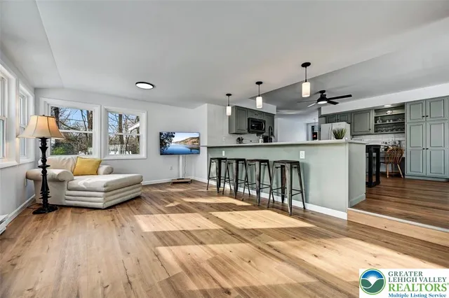 $585,000 | 116 Spyglass Hill Road, Tobyhanna, PA 18466