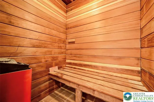 $585,000 | 116 Spyglass Hill Road, Tobyhanna, PA 18466