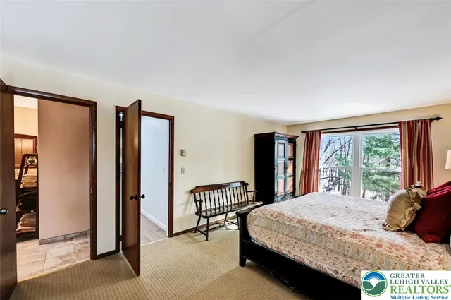 $585,000 | 116 Spyglass Hill Road, Tobyhanna, PA 18466