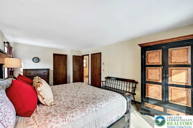 $585,000 | 116 Spyglass Hill Road, Tobyhanna, PA 18466