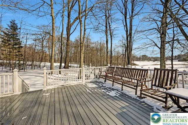$585,000 | 116 Spyglass Hill Road, Tobyhanna, PA 18466