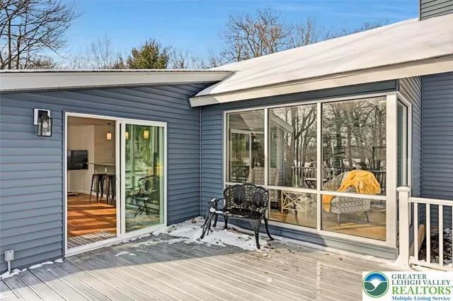 $585,000 | 116 Spyglass Hill Road, Tobyhanna, PA 18466