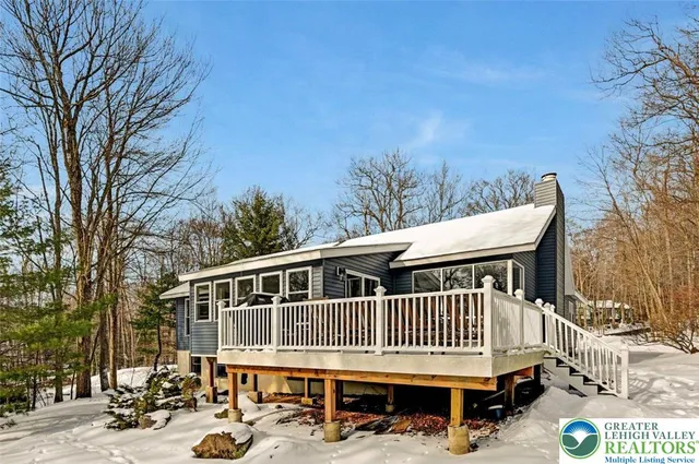 $585,000 | 116 Spyglass Hill Road, Tobyhanna, PA 18466