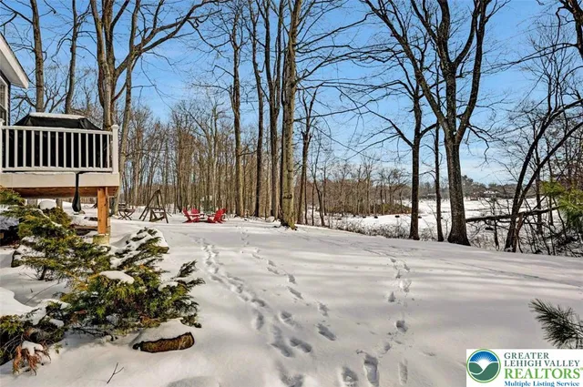 $585,000 | 116 Spyglass Hill Road, Tobyhanna, PA 18466