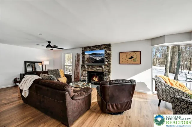 $585,000 | 116 Spyglass Hill Road, Tobyhanna, PA 18466