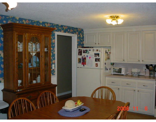 32 Dudley Road Townsend, MA 01469 - Photo 3 of 29 Gallery Image 3