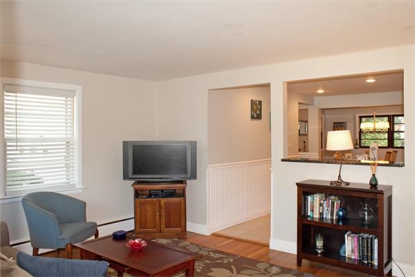28 Coolidge Road Walpole, MA 02081 - Photo 13 of 21 Gallery Image 13
