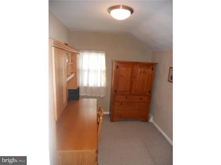 128 Redford Road Oreland, PA 19075 - Photo 14 of 25 Bedroom 3