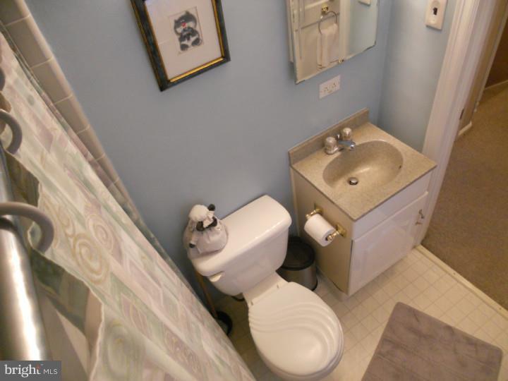 128 Redford Road Oreland, PA 19075 - Photo 17 of 25 Bathroom