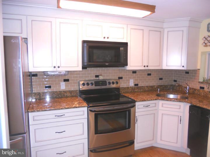 128 Redford Road Oreland, PA 19075 - Photo 7 of 25 Kitchen