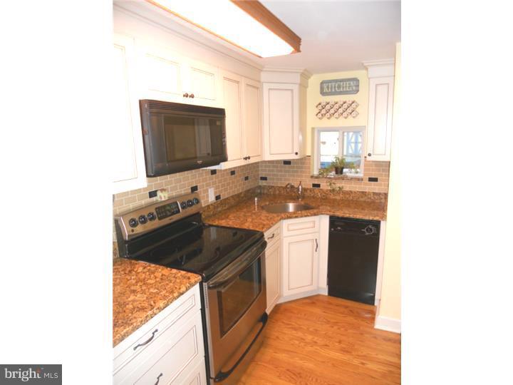 128 Redford Road Oreland, PA 19075 - Photo 8 of 25 Kitchen