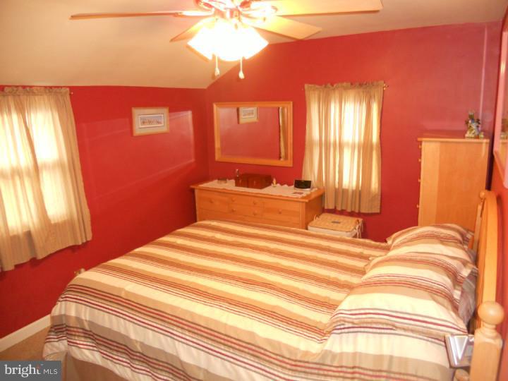 128 Redford Road Oreland, PA 19075 - Photo 10 of 25 Bedroom - Main