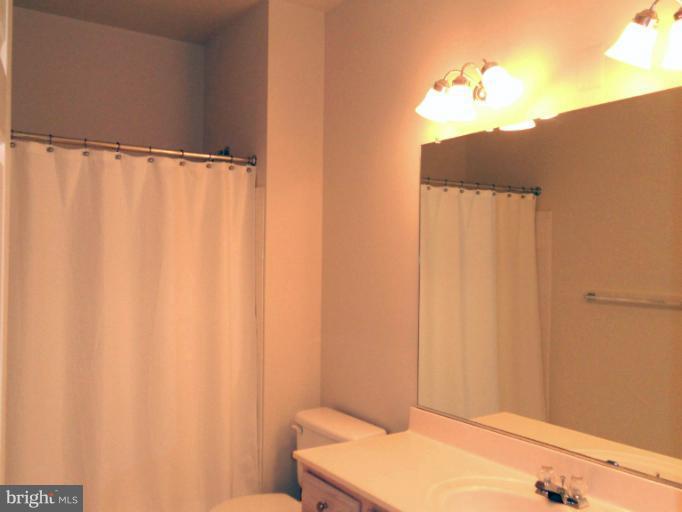 11400 Windleaf Court, Unit E Reston, VA 20194 - Photo 3 of 18 Bath