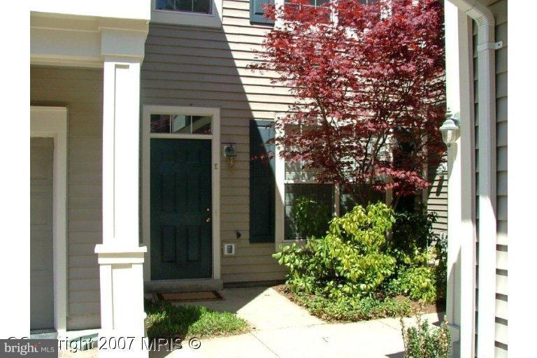 11400 Windleaf Court, Unit E Reston, VA 20194 - Photo 5 of 18 Front Entrance