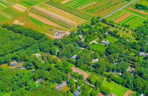 $1,995,000 | 185 Windmill Lane, Amagansett, NY 11930