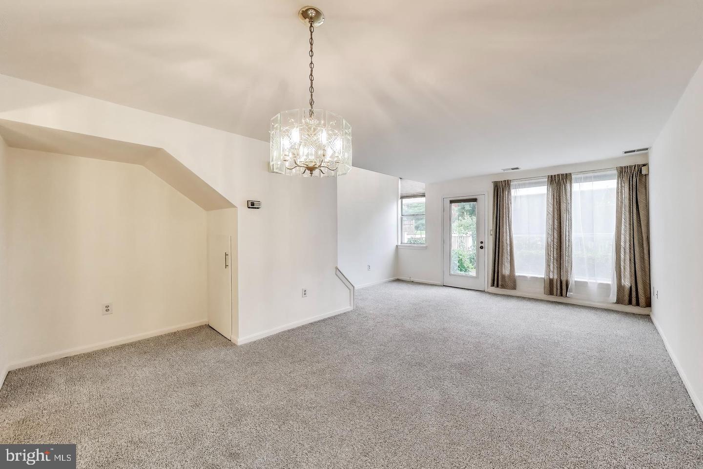 11914 Filly Lane North Potomac, MD 20878 - Photo 3 of 19 Gallery Image 3