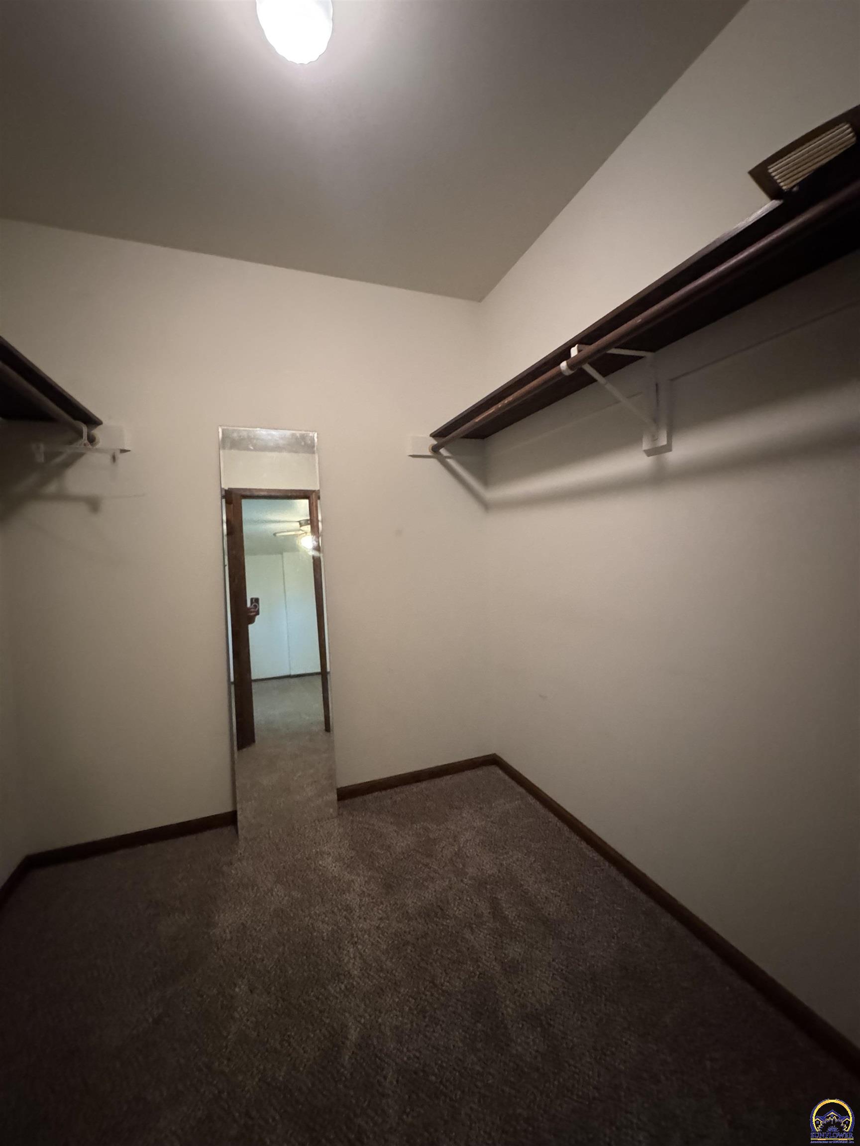 5002 Southwest 28th Street Topeka, KS 66614 - Photo 21 of 32