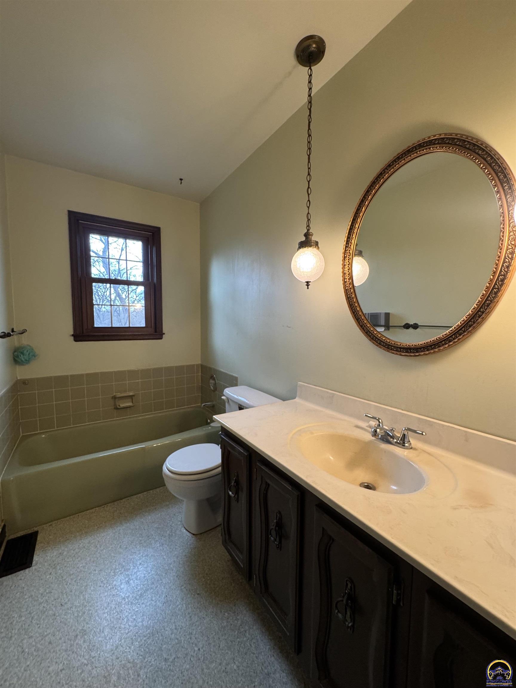 5002 Southwest 28th Street Topeka, KS 66614 - Photo 22 of 32