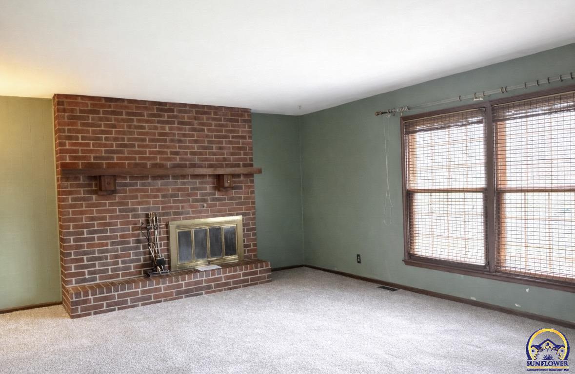 5002 Southwest 28th Street Topeka, KS 66614 - Photo 4 of 32